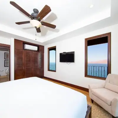 360 Splendor 105A-Ocean View 2 Br Condo-Breakfast Included!