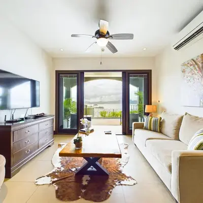 360 Splendor 206-Ocean View Condo-Breakfast Included!