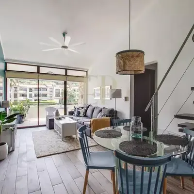 CR MARIPOSA RENTALS Lakeview PENTHOUSE with office space