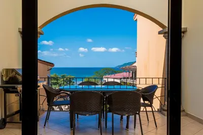 Gallery image of Sunrise 20- 3 Bedroom Ocean View Penthouse Condo in Tamarindo