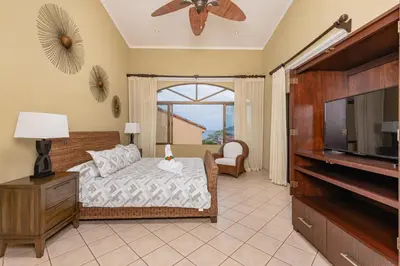 Gallery image of Sunrise 20- 3 Bedroom Ocean View Penthouse Condo in Tamarindo