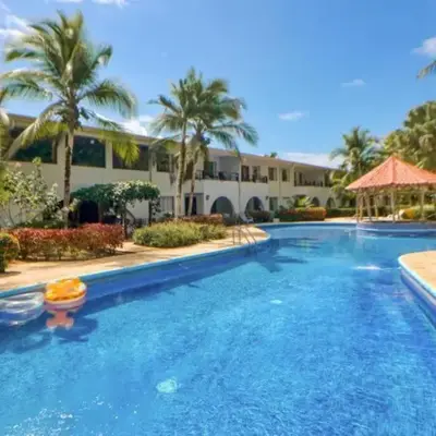 Lovely Condo (8 people): Pools