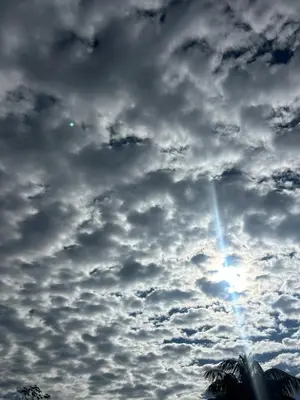 a cloudy sky with the sun in the middle at Eco Villas Tambor Tucanes in Tambor