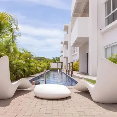 Bright & Airy new Condo